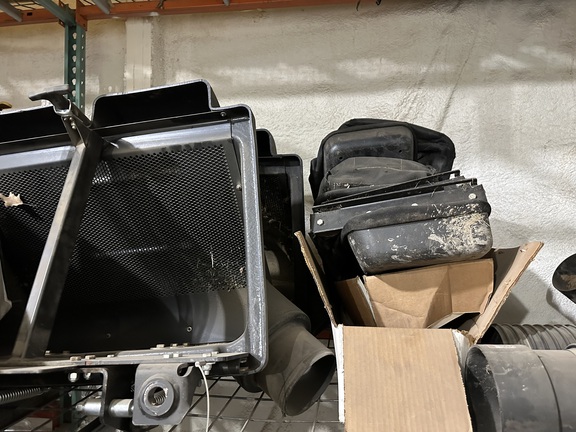 2023 Scag SVRII-61V-37BV-EFI - Photo9