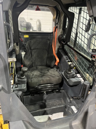 Used 2019 John Deere 333G Compact Track Loaders at Horizon Ag & Turf in Edmonton West, AB - Photo6