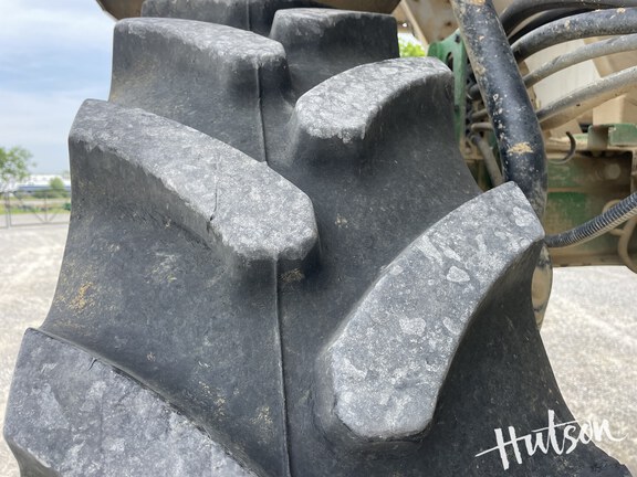 Photo of 2023 John Deere 600R