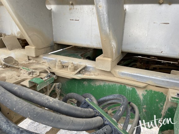 Photo of 2023 John Deere 600R