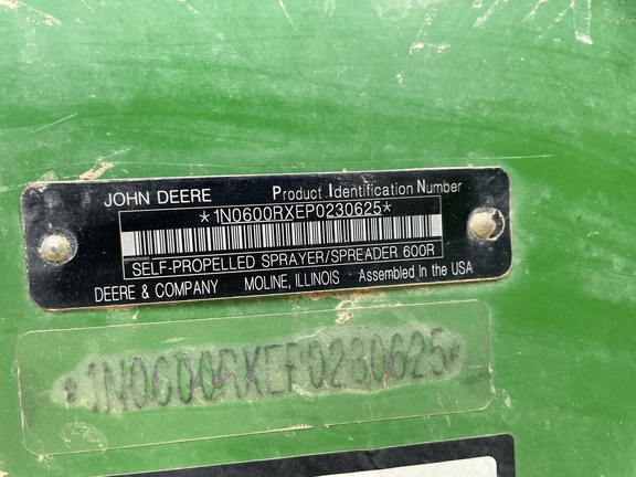 Photo of 2023 John Deere 600R