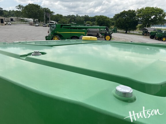 Photo of 2023 John Deere 600R