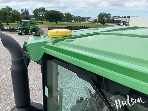 Photo of 2023 John Deere 600R