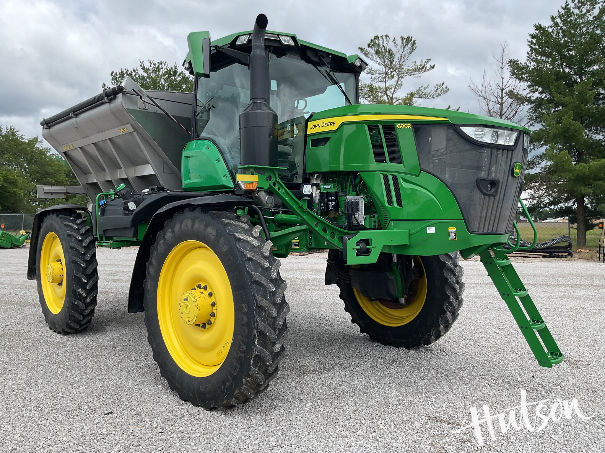 2023 John Deere 600R