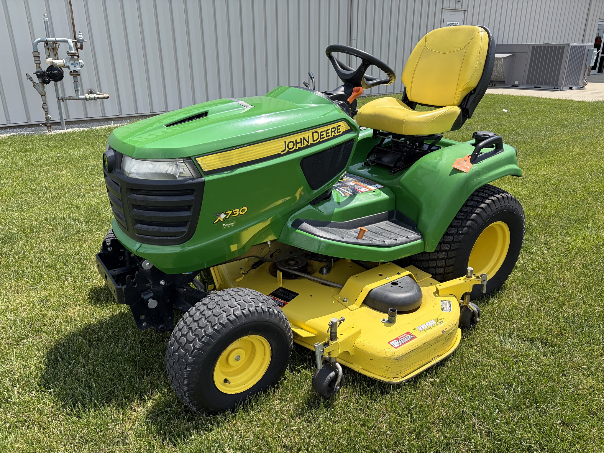 2014 John Deere X730 Image 2