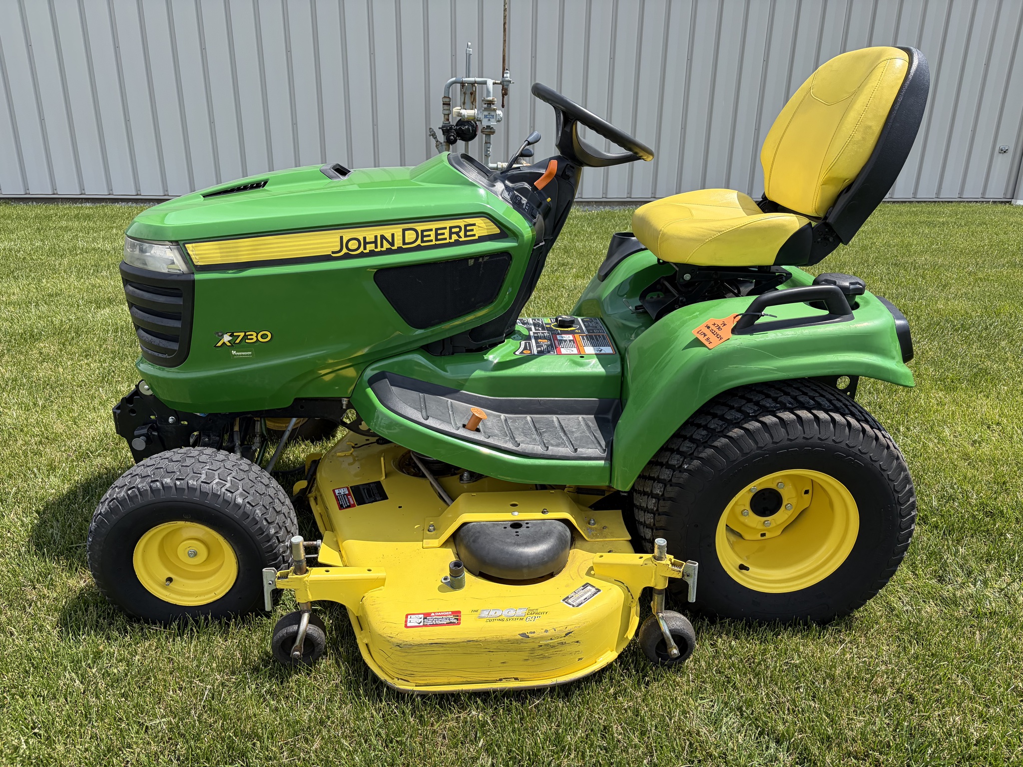 2014 John Deere X730 Image 3
