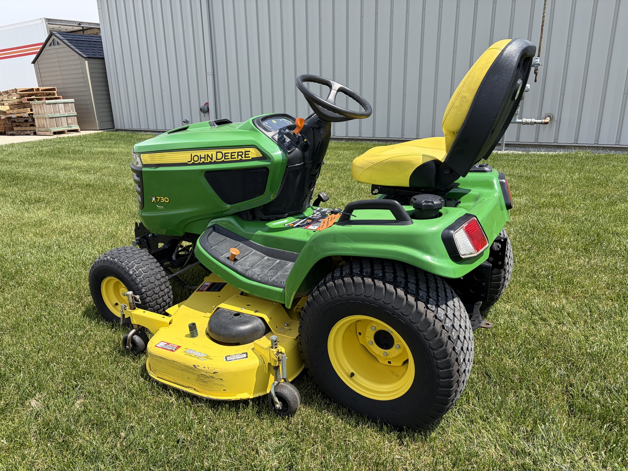 2014 John Deere X730 Image 4
