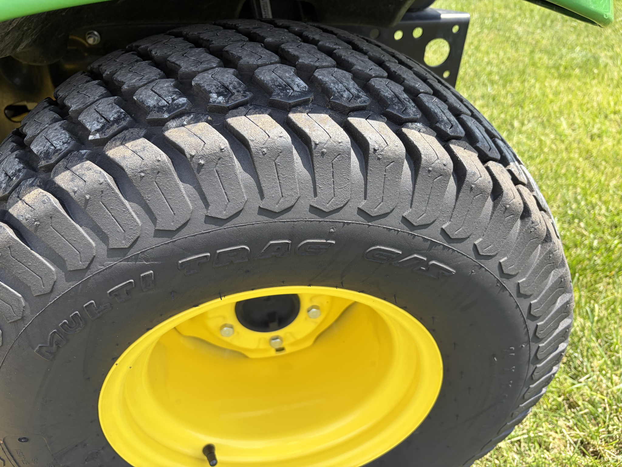 2014 John Deere X730 Image 14