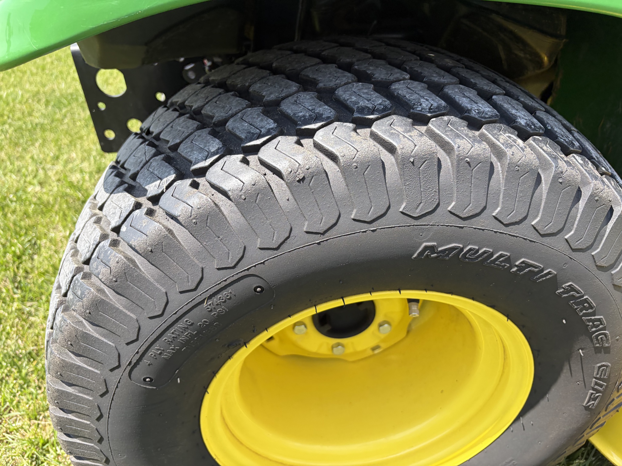 2014 John Deere X730 Image 15