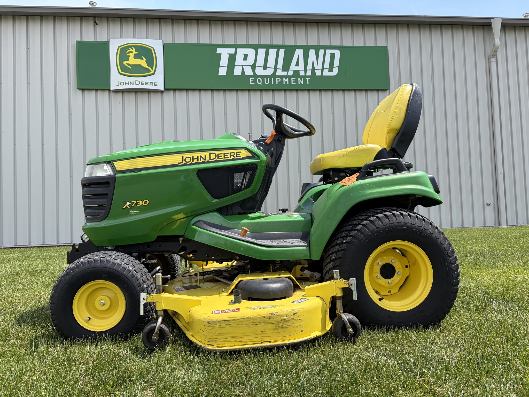 2014 John Deere X730 Image 1