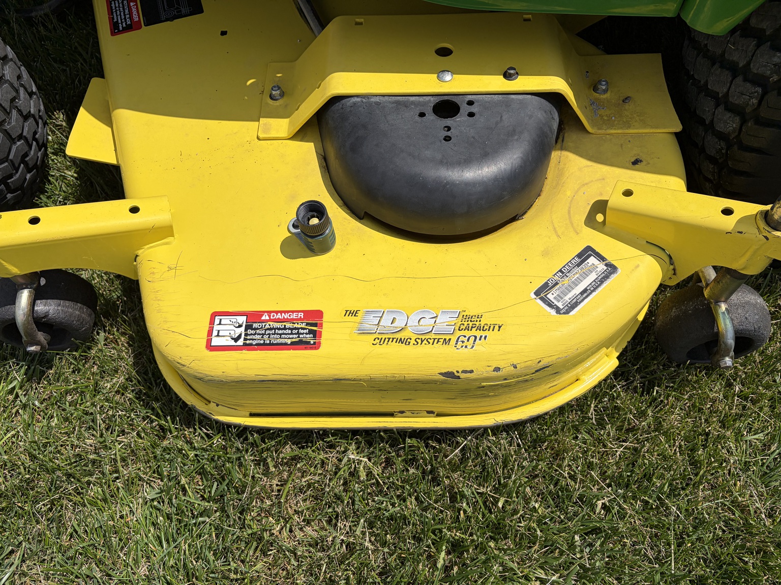 2014 John Deere X730 Image 17
