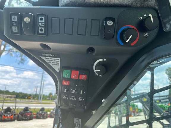 2026 John Deere 325G-7