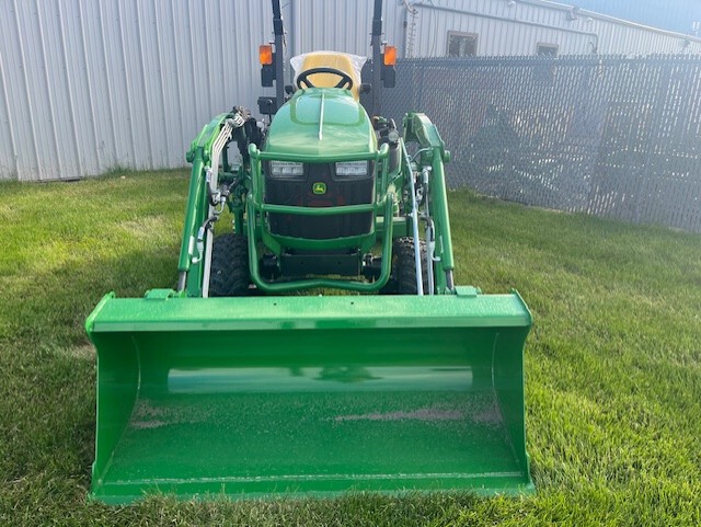 2026 John Deere 1025R Image 2