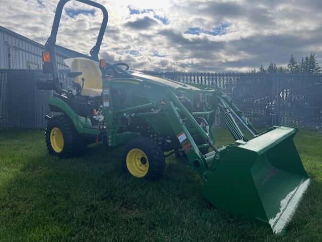 2026 John Deere 1025R Image 3