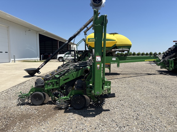 Used 2010 John Deere 1790 Planters: Drawn at Koenig Equipment in Urbana, OH - Photo6