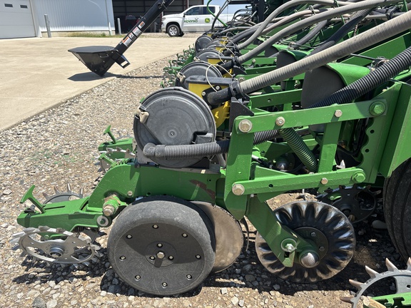 Used 2010 John Deere 1790 Planters: Drawn at Koenig Equipment in Urbana, OH - Photo8