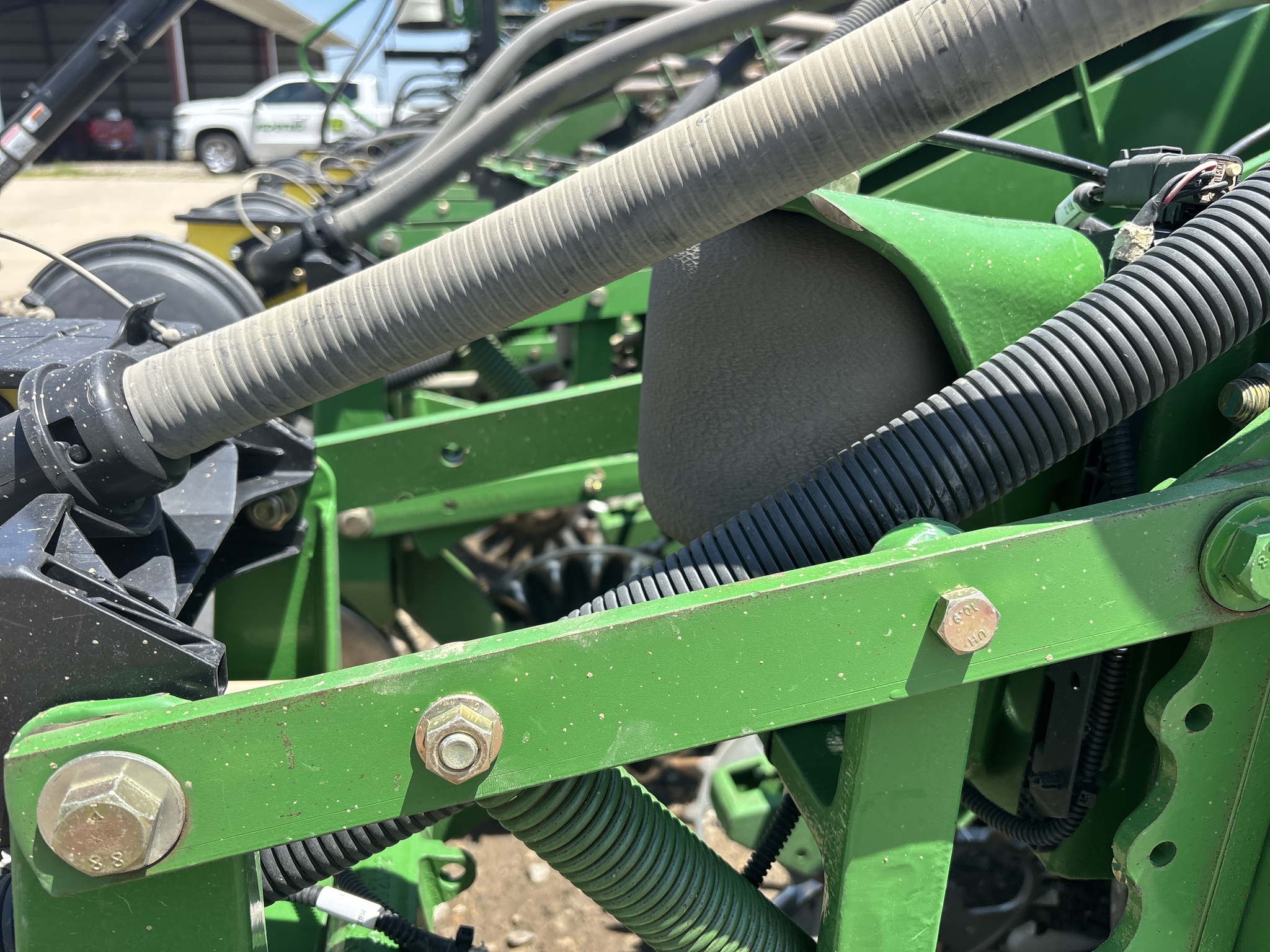 Used 2010 John Deere 1790 Planters: Drawn at Koenig Equipment in Urbana, OH - PhotoXL10