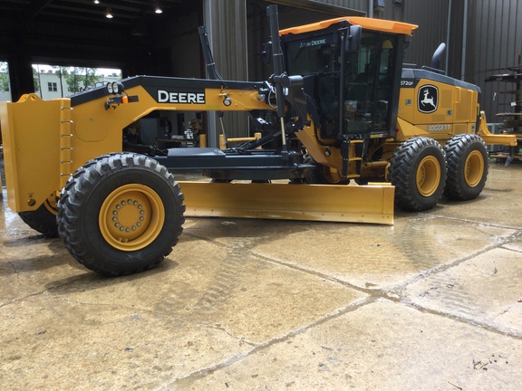 Photo of a 2025 John Deere 672G