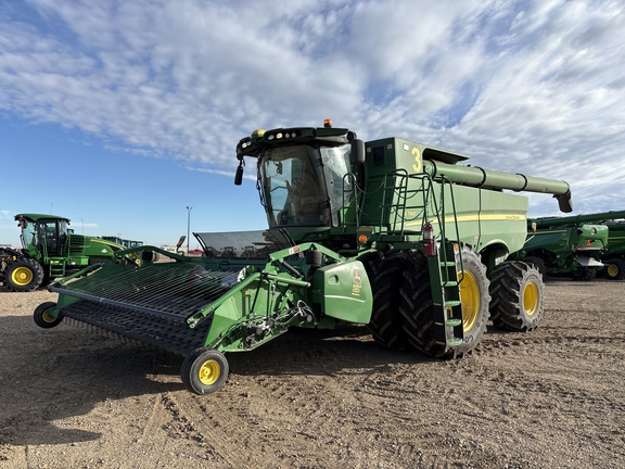  John Deere S780