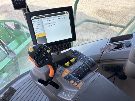 Used 2019 John Deere S780 Combines at Horizon Ag & Turf in Lloydminster, AB - Photo23