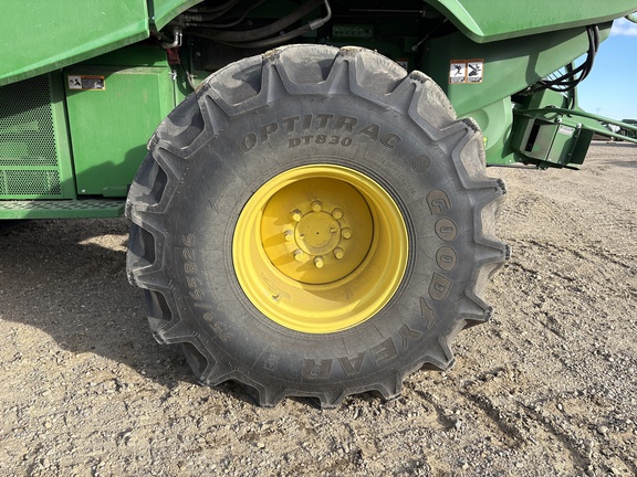 Used 2019 John Deere S780 Combines at Horizon Ag & Turf in Lloydminster, AB - Photo18
