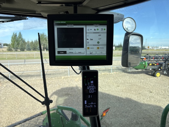 Used 2019 John Deere S780 Combines at Horizon Ag & Turf in Lloydminster, AB - Photo22