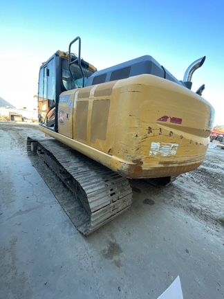 2022 John Deere 210G LC