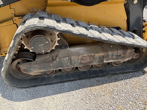 Used 2011 John Deere 333D Compact Track Loaders at Koenig Equipment in Oxford, OH - Photo11
