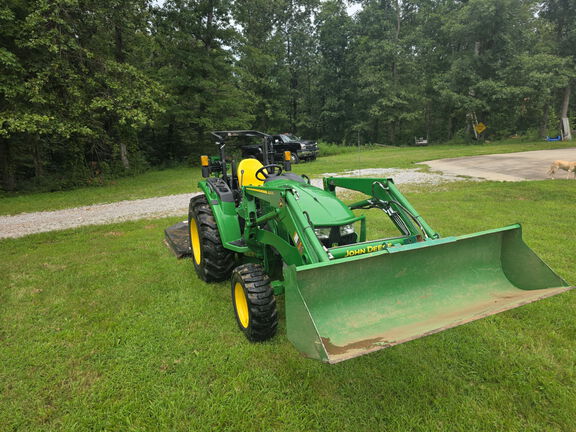 Photo of 2023 John Deere 4066M