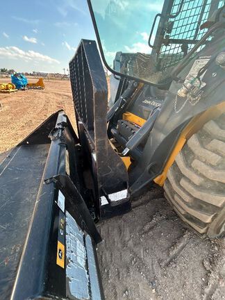 2023 John Deere 320G