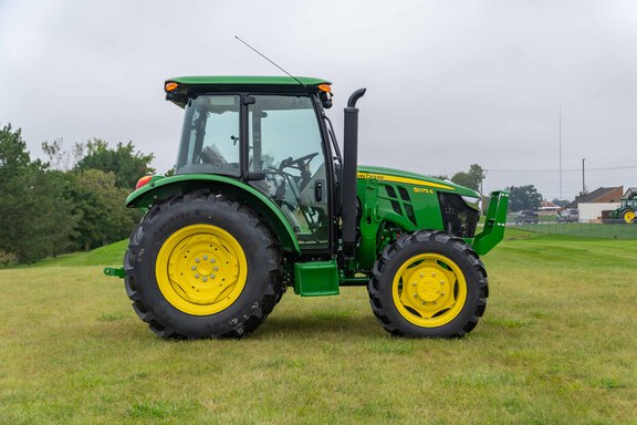 New  John Deere 5075E