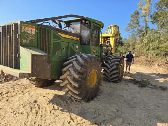 2023 John Deere 843L-II