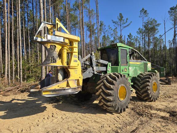 2023 John Deere 843L-II