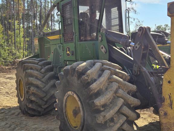 2023 John Deere 843L-II