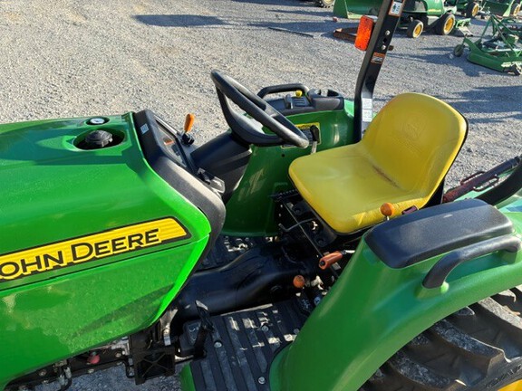 2009 John Deere 3032E