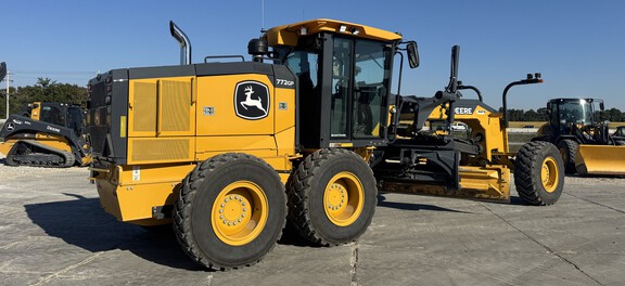 2021 John Deere 772G