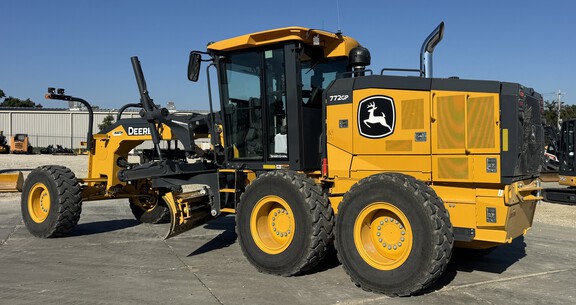 2021 John Deere 772G