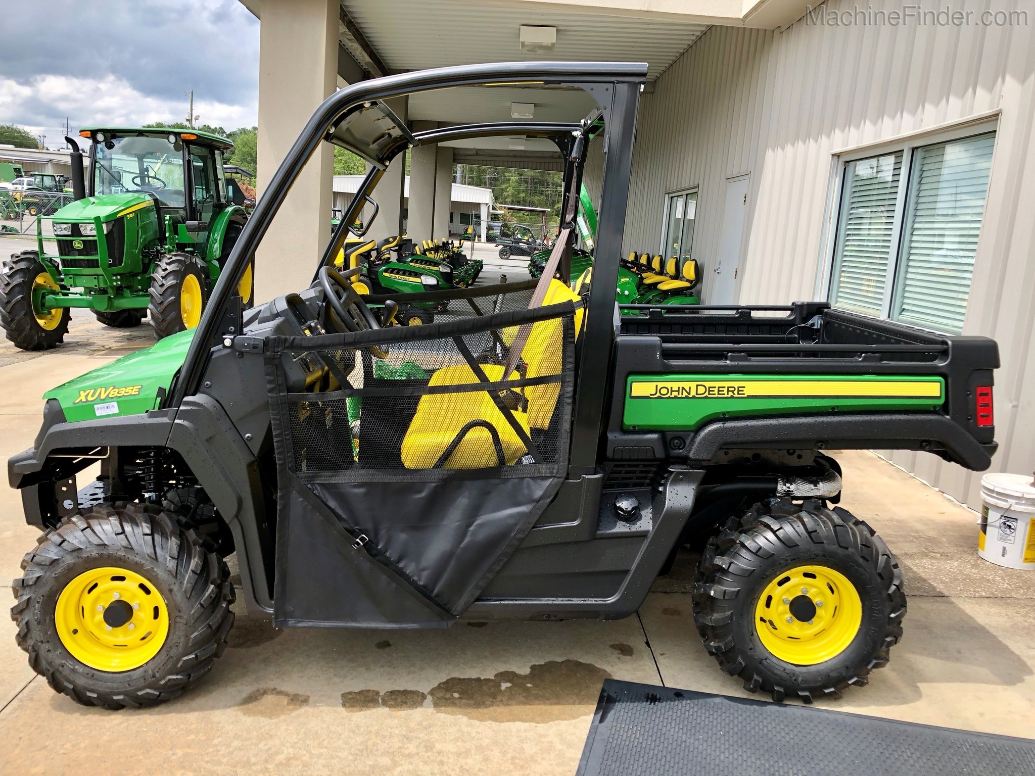 2020 John Deere XUV835E Image 2