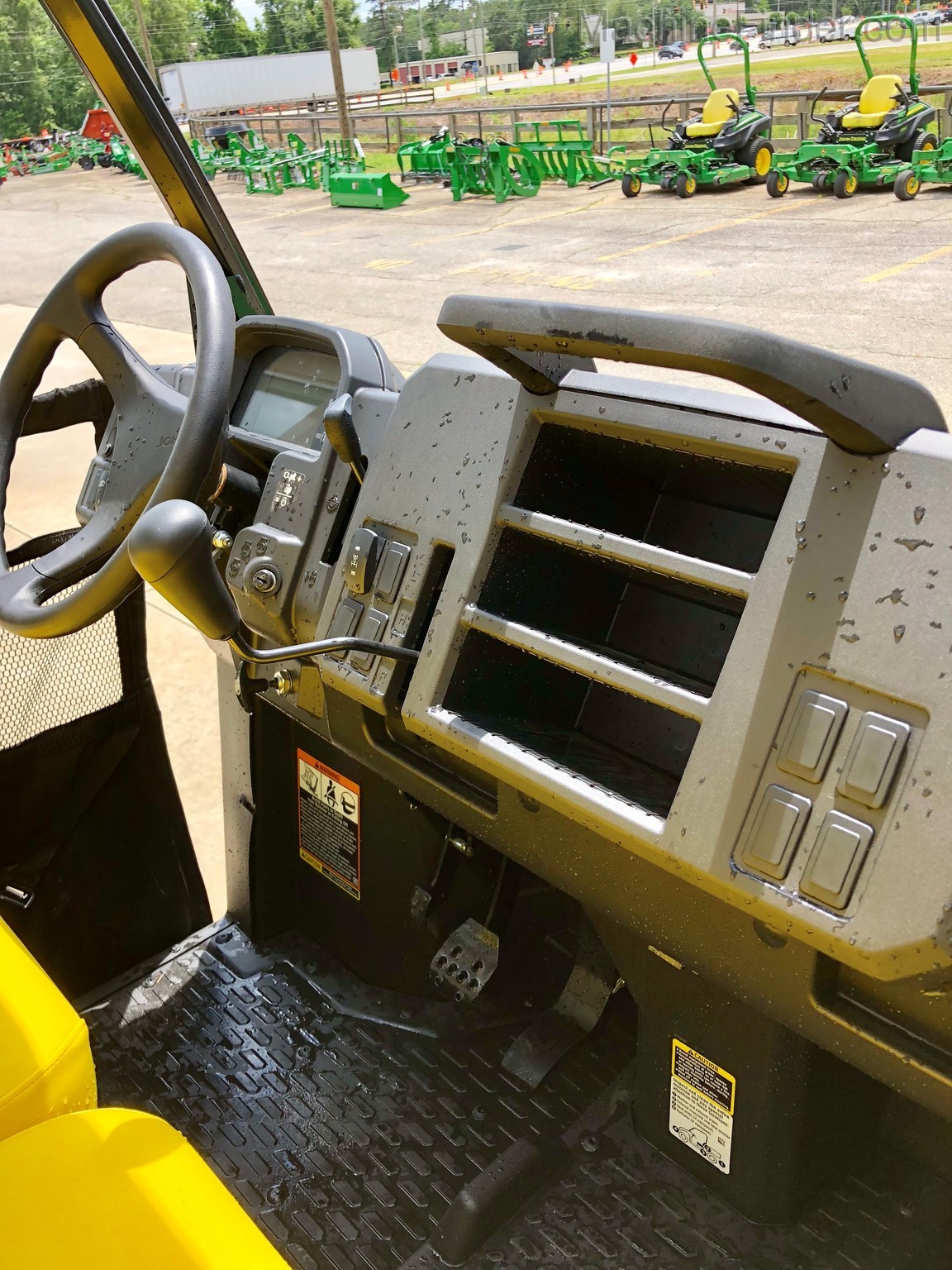 2020 John Deere XUV835E Image 9