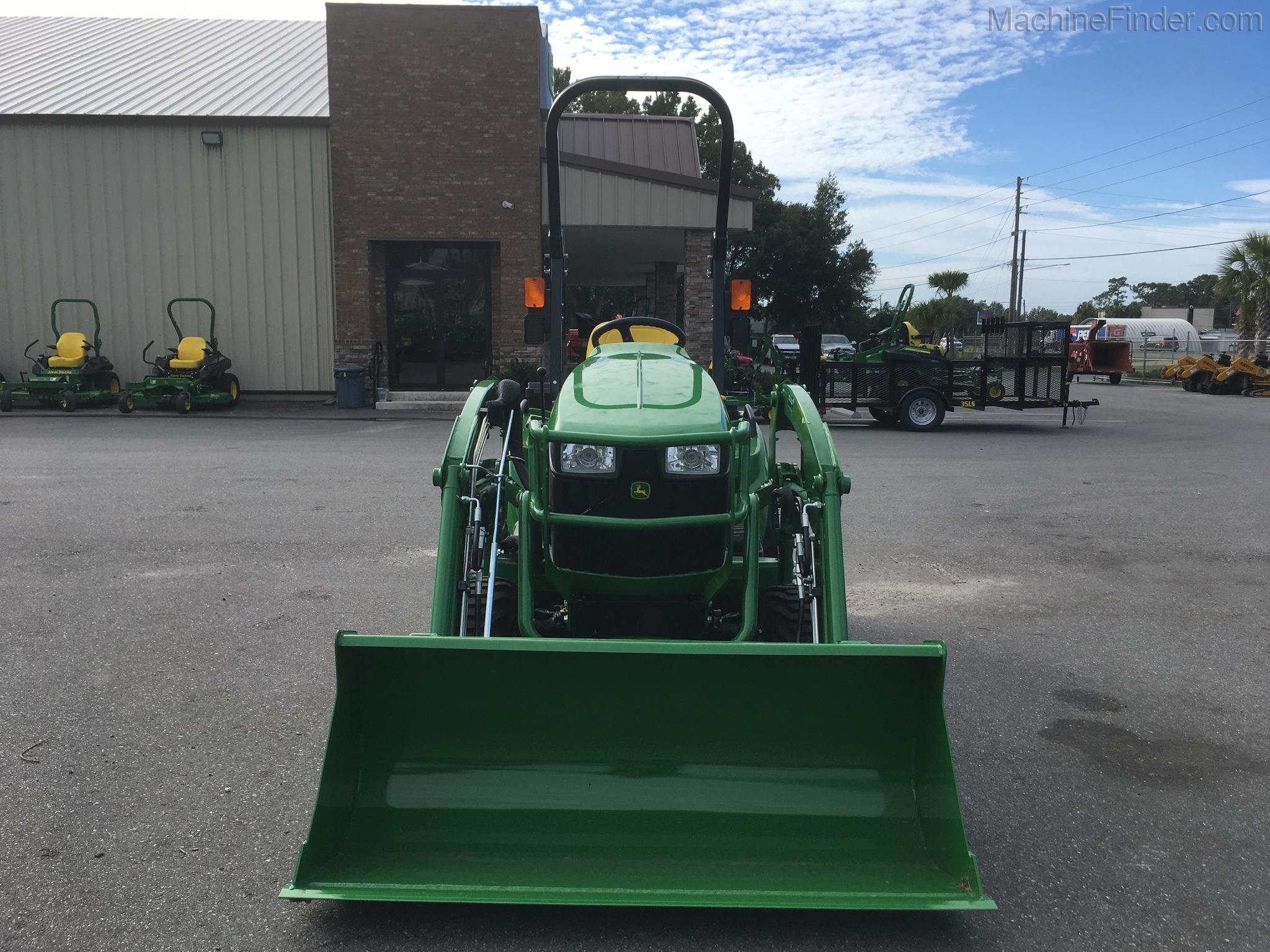 2020 John Deere 1023E Image 2