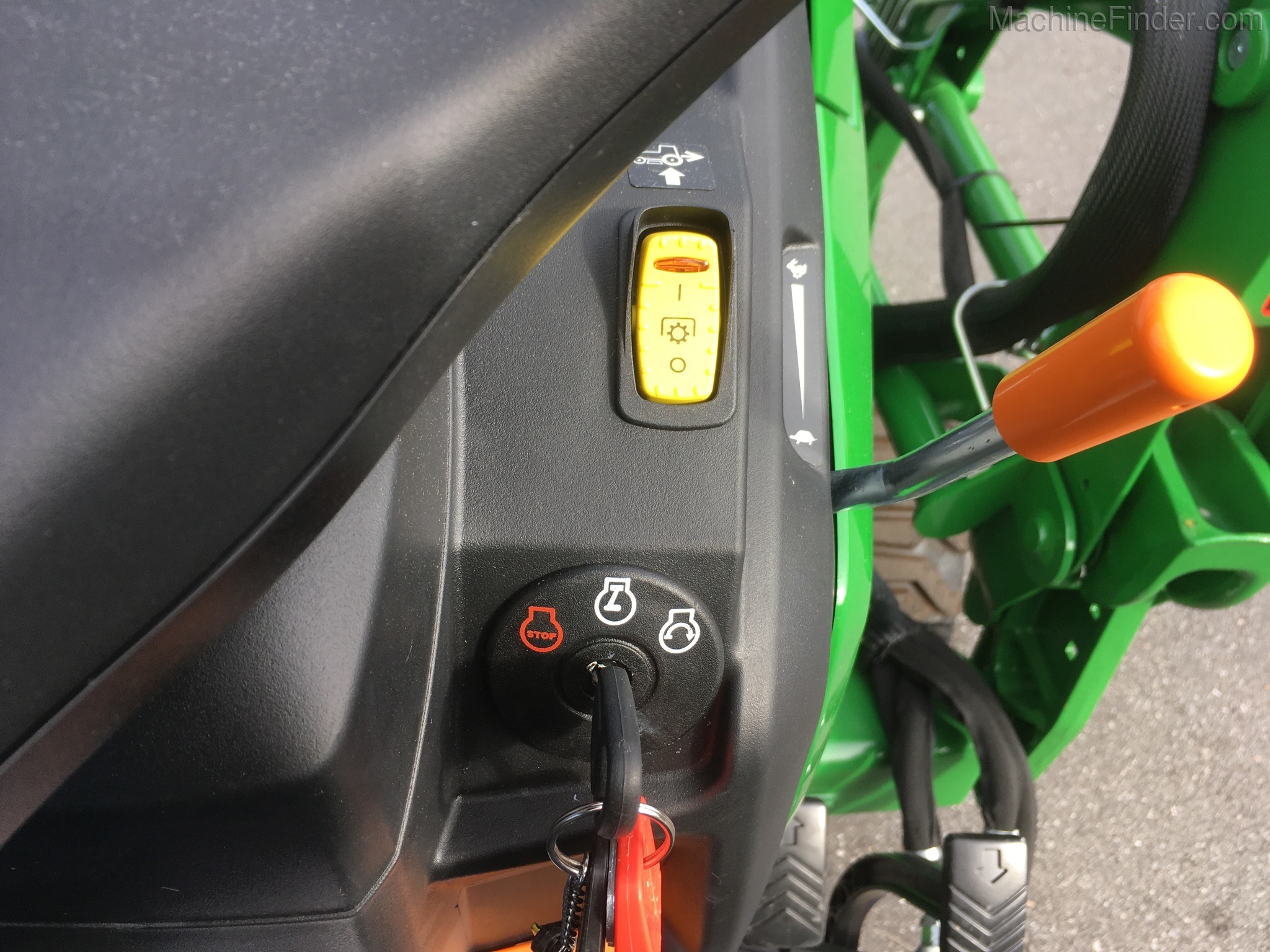 2020 John Deere 1023E Image 15