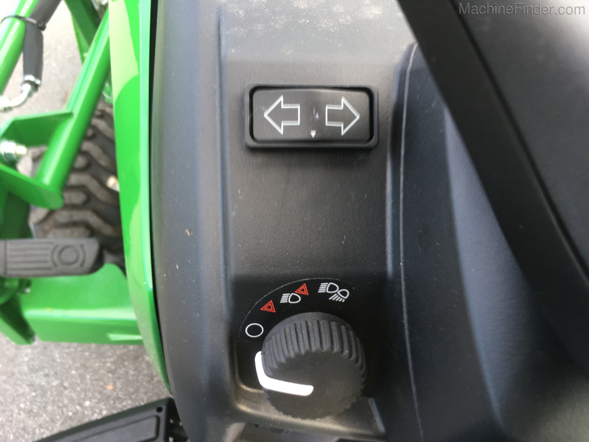 2020 John Deere 1023E Image 14