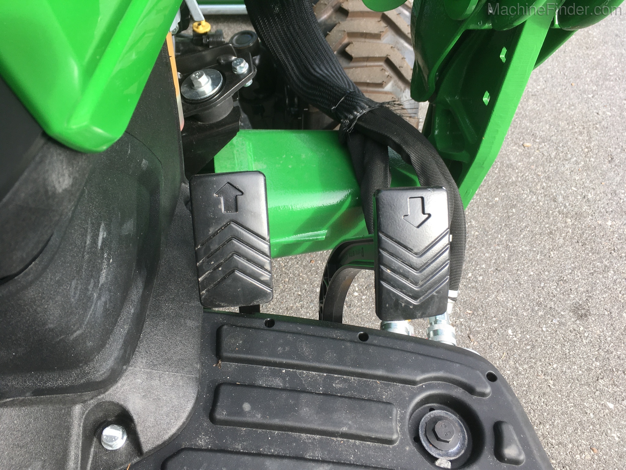 2020 John Deere 1023E Image 17