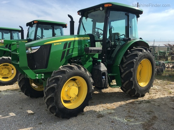 2019 John Deere 5090E Image 1