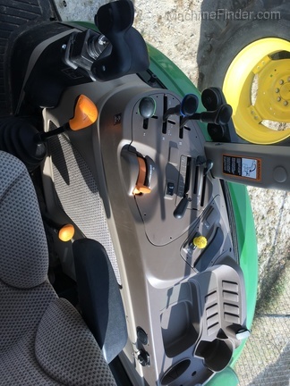 2019 John Deere 5090E Image 7