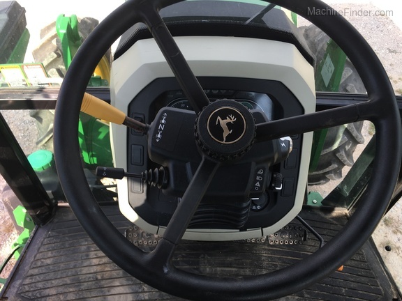 2019 John Deere 5090E Image 10