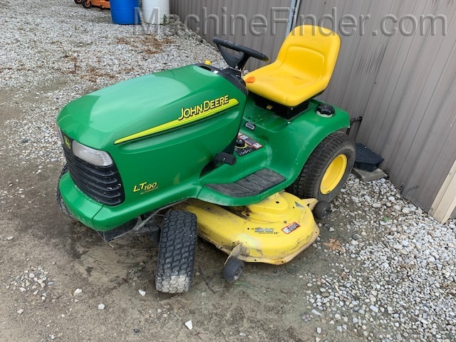 2004 John Deere LT190 Image 1