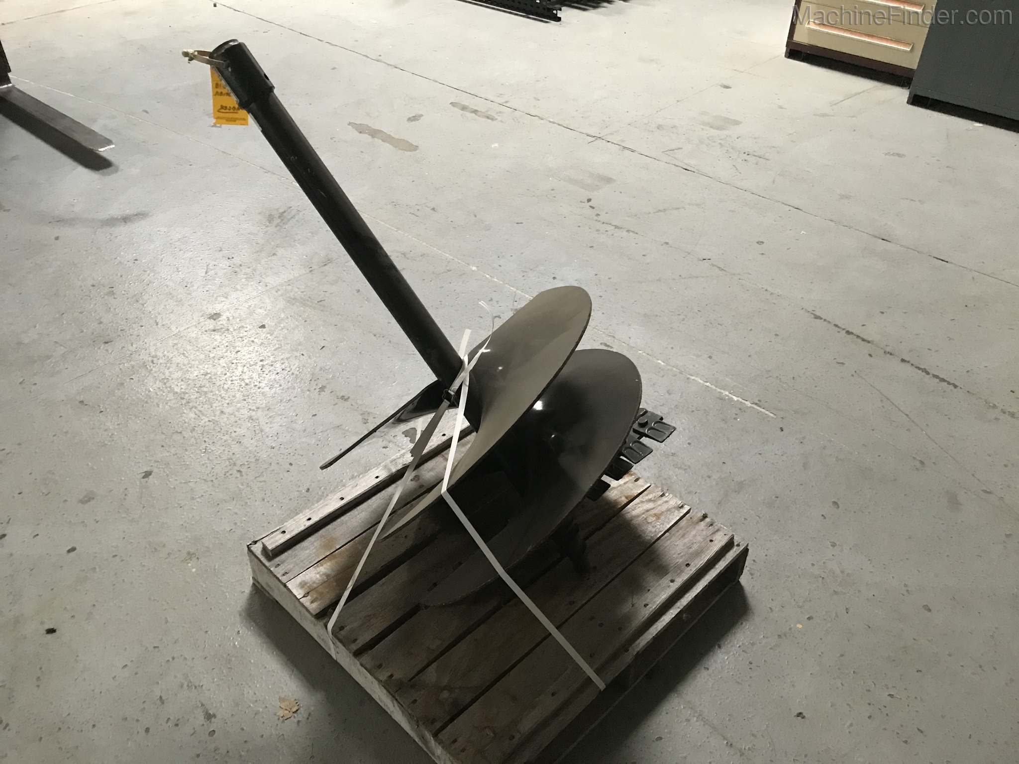 John Deere 24” auger but Image 1