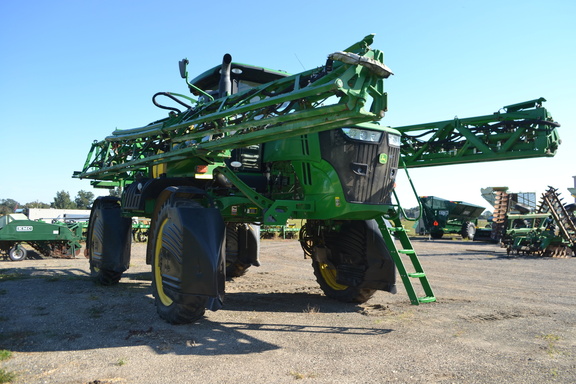 2017 John Deere R4030 Photo 5