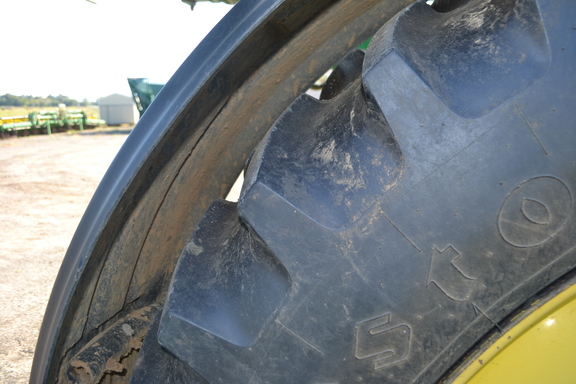 2017 John Deere R4030 Photo 13